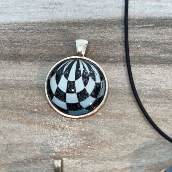 Interchangeable pendant set 5 pendants with a 16” cord hand crafted glass art - Picture 3 of 9